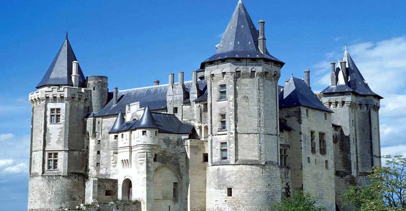 castle_saumur_france