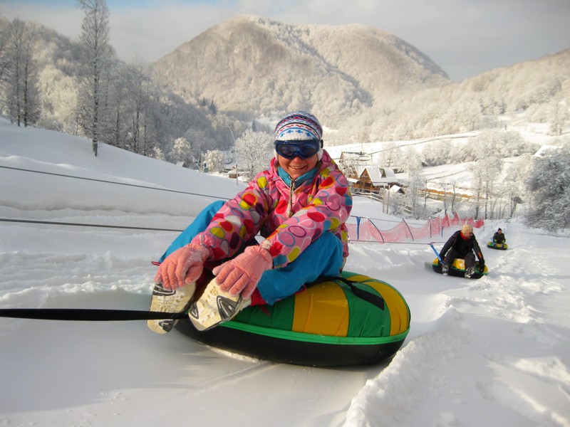 Безкомпромісно-зимовий сноутюбінг на Закарпатті